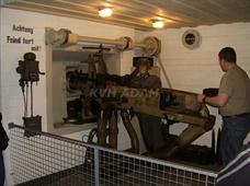Celkový pohled na kanon, který je součástí expozice  muzea okupace na ostrově Guernsey.