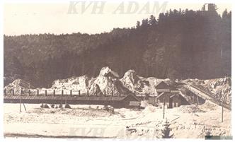 Foto pořízeno před rokem 1920 někde z prostoru žst.